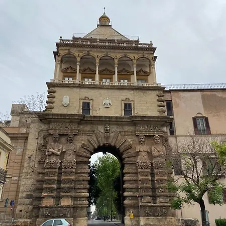 La Piccola Formica Charme Pensión Palermo
